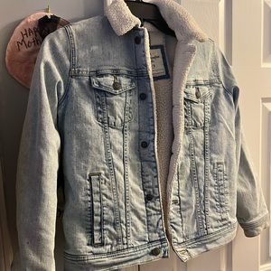 Girls Abercrombie jean jacket with Sherpa inside size 15/16